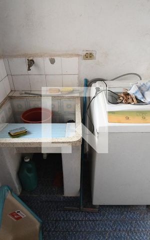 Casa à venda com 216m², 2 quartos e 2 vagasÁrea de Serviço