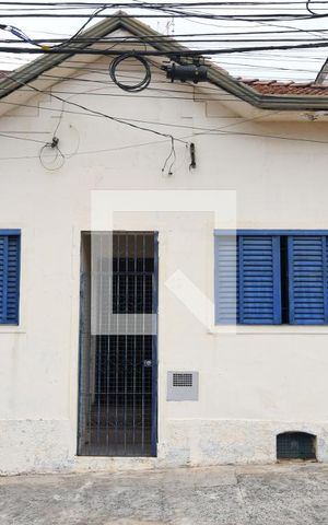 Casa à venda com 216m², 2 quartos e 2 vagasFachada