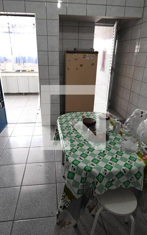Casa à venda com 216m², 2 quartos e 2 vagasCozinha / Copa