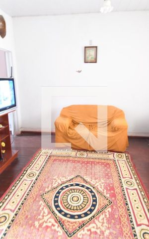 Casa à venda com 216m², 2 quartos e 2 vagasSala