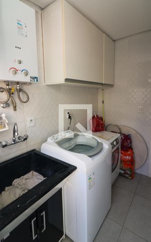 Casa à venda com 136m², 3 quartos e 2 vagas Casa à venda com 136m², 3 quartos e 2 vagasÁrea de Serviço