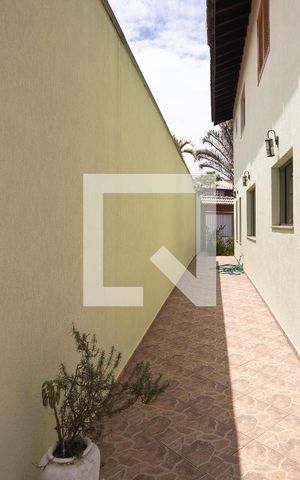 Casa à venda com 250m², 3 quartos e 4 vagasQuintal