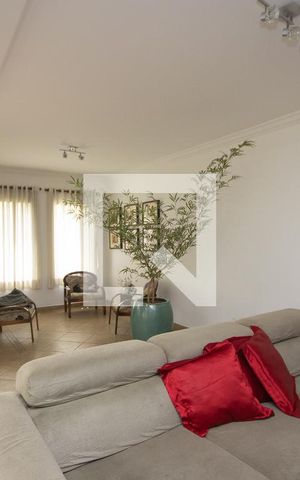 Casa à venda com 250m², 3 quartos e 4 vagasSala
