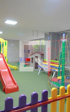 Apartamento à venda com 198m², 3 quartos e 2 vagasÁrea comum - Playground