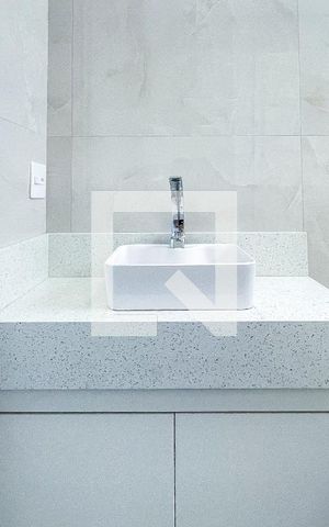 Apartamento à venda com 84m², 2 quartos e 2 vagas Apartamento à venda com 84m², 2 quartos e 2 vagasBanheiro da Suíte 2