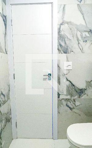Apartamento à venda com 84m², 2 quartos e 2 vagas Apartamento à venda com 84m², 2 quartos e 2 vagasBanheiro da Suíte 1
