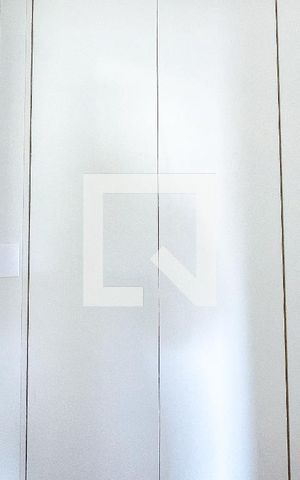 Apartamento à venda com 84m², 2 quartos e 2 vagas Apartamento à venda com 84m², 2 quartos e 2 vagasRoupeiro