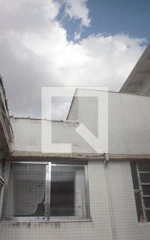 Apartamento à venda com 39m², 1 quarto e 1 vagaSala Vista