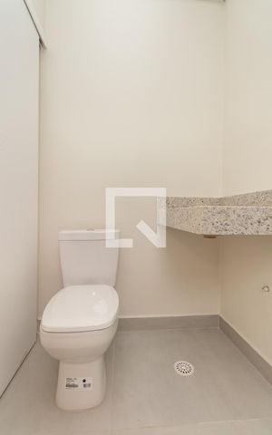 Casa à venda com 165m², 3 quartos e 3 vagasBanheiro Suíte 2