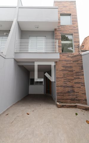 Casa à venda com 165m², 3 quartos e 3 vagasFachada