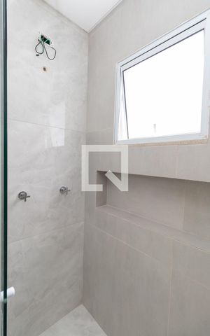 Casa à venda com 165m², 3 quartos e 3 vagasBanheiro Suíte 2