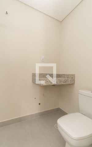 Casa à venda com 165m², 3 quartos e 3 vagasBanheiro Suíte 1