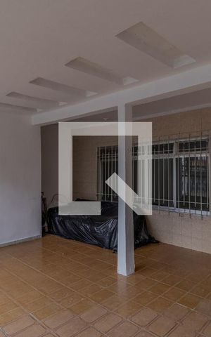 Casa à venda com 220m², 6 quartos e 2 vagas Casa à venda com 220m², 6 quartos e 2 vagasGaragem