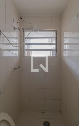 Casa à venda com 220m², 6 quartos e 2 vagas Casa à venda com 220m², 6 quartos e 2 vagasCasa 1 Banheiro Suíte
