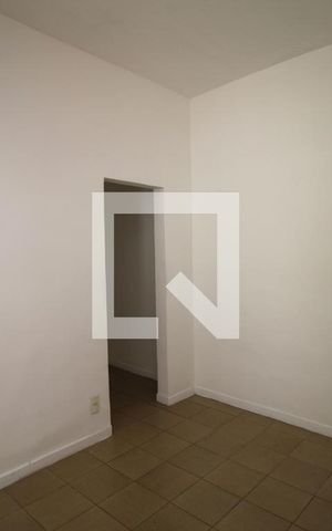 Casa à venda com 50m², 1 quarto e sem vagaSala