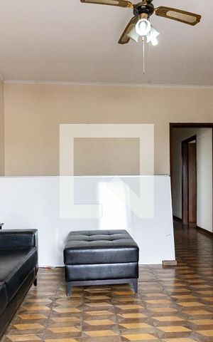Casa à venda com 400m², 2 quartos e 3 vagas Casa à venda com 400m², 2 quartos e 3 vagasSala
