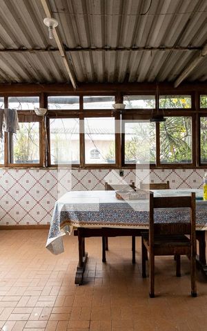 Casa à venda com 400m², 2 quartos e 3 vagas Casa à venda com 400m², 2 quartos e 3 vagasVaranda