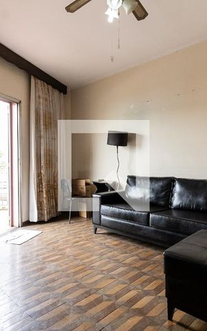 Casa à venda com 400m², 2 quartos e 3 vagas Casa à venda com 400m², 2 quartos e 3 vagasSala