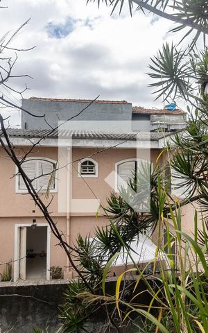 Casa à venda com 400m², 2 quartos e 3 vagas Casa à venda com 400m², 2 quartos e 3 vagasVista da Varanda