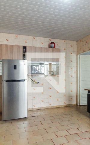 Casa à venda com 156m², 4 quartos e 2 vagas Casa à venda com 156m², 4 quartos e 2 vagasCozinha