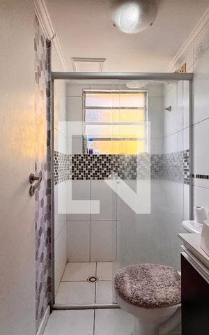 Apartamento à venda com 45m², 2 quartos e 1 vaga Apartamento à venda com 45m², 2 quartos e 1 vagaBanheiro