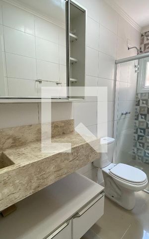 Casa à venda com 172m², 3 quartos e 2 vagas Casa à venda com 172m², 3 quartos e 2 vagasBanheiro 2