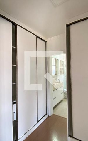 Casa à venda com 172m², 3 quartos e 2 vagas Casa à venda com 172m², 3 quartos e 2 vagasClosed da suíte