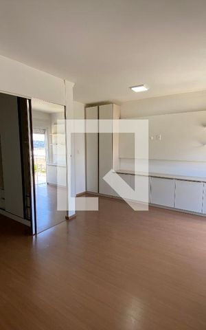 Casa à venda com 172m², 3 quartos e 2 vagas Casa à venda com 172m², 3 quartos e 2 vagasSuíte