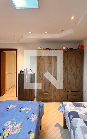 Casa à venda com 266m², 3 quartos e 5 vagas Casa à venda com 266m², 3 quartos e 5 vagasQuarto 2