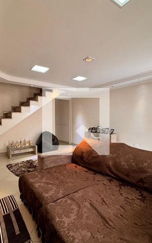 Casa à venda com 266m², 3 quartos e 5 vagas Casa à venda com 266m², 3 quartos e 5 vagasSala