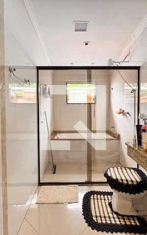 Casa à venda com 266m², 3 quartos e 5 vagas Casa à venda com 266m², 3 quartos e 5 vagasBanheiro da Suíte