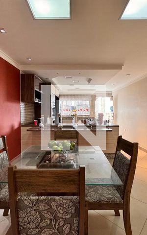 Casa à venda com 266m², 3 quartos e 5 vagas Casa à venda com 266m², 3 quartos e 5 vagasCozinha