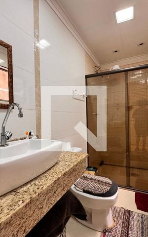 Casa à venda com 266m², 3 quartos e 5 vagas Casa à venda com 266m², 3 quartos e 5 vagasBanheiro