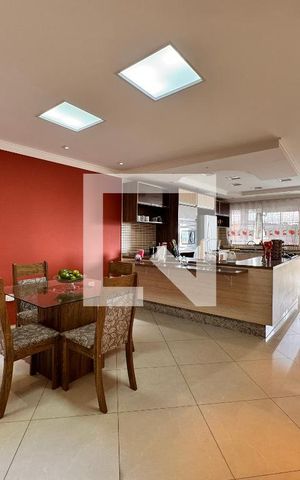 Casa à venda com 266m², 3 quartos e 5 vagas Casa à venda com 266m², 3 quartos e 5 vagasCozinha