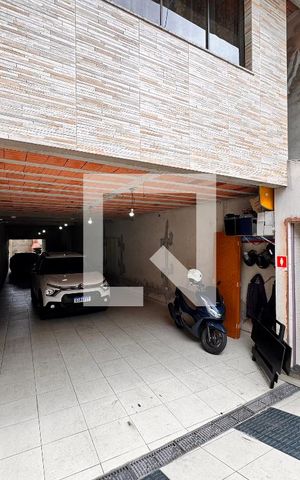 Casa à venda com 266m², 3 quartos e 5 vagas Casa à venda com 266m², 3 quartos e 5 vagasGaragem