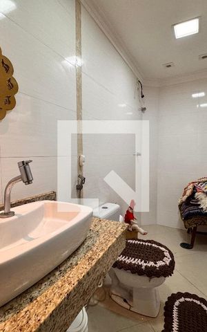 Casa à venda com 266m², 3 quartos e 5 vagas Casa à venda com 266m², 3 quartos e 5 vagasLavabo social
