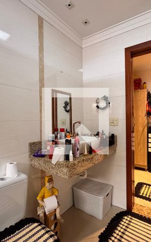 Casa à venda com 266m², 3 quartos e 5 vagas Casa à venda com 266m², 3 quartos e 5 vagasBanheiro da Suíte