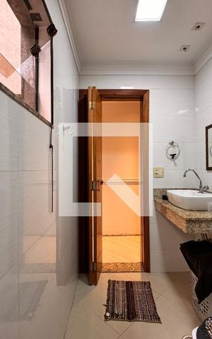 Casa à venda com 266m², 3 quartos e 5 vagas Casa à venda com 266m², 3 quartos e 5 vagasBanheiro