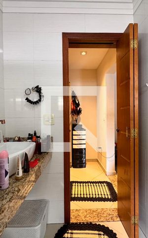 Casa à venda com 266m², 3 quartos e 5 vagas Casa à venda com 266m², 3 quartos e 5 vagasBanheiro da Suíte
