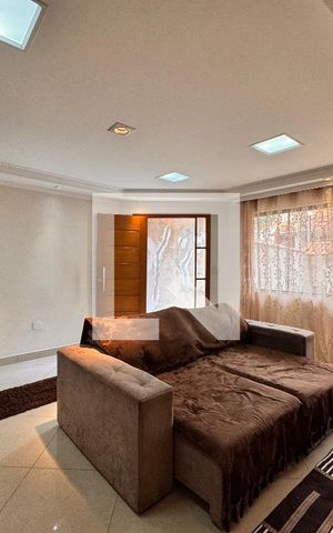 Casa à venda com 266m², 3 quartos e 5 vagas Casa à venda com 266m², 3 quartos e 5 vagasSala