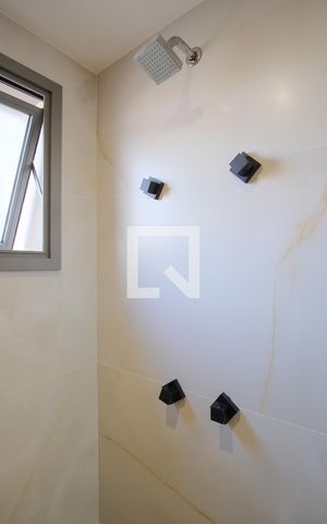 Apartamento à venda com 89m², 2 quartos e 2 vagasBanheiro da Suíte 1
