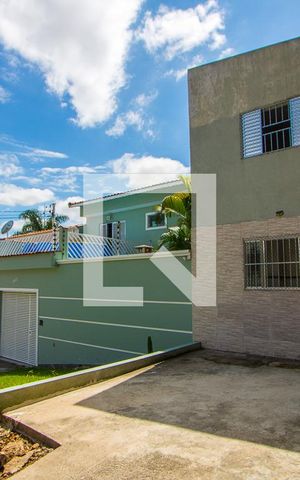Casa para alugar com 52m², 2 quartos e sem vagaFachada