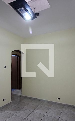 Casa para alugar com 75m², 3 quartos e 1 vagaSala 