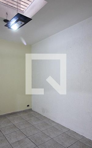 Casa para alugar com 75m², 3 quartos e 1 vagaSala 