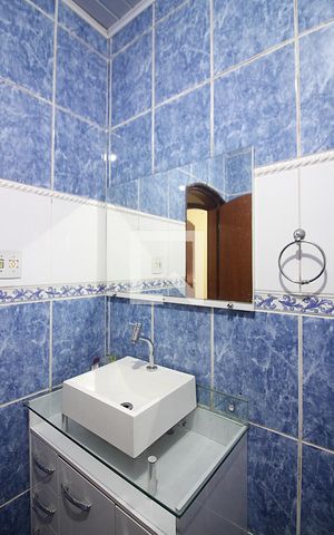 Casa para alugar com 75m², 3 quartos e 1 vagaBanheiro Social