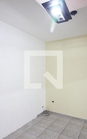 Casa para alugar com 75m², 3 quartos e 1 vagaSala 