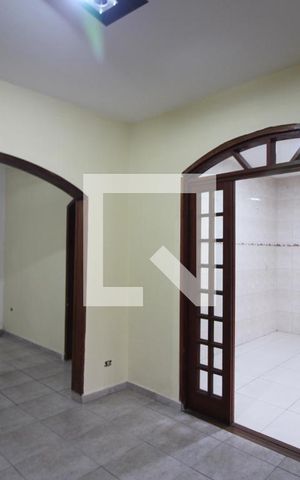 Casa para alugar com 75m², 3 quartos e 1 vagaSala 