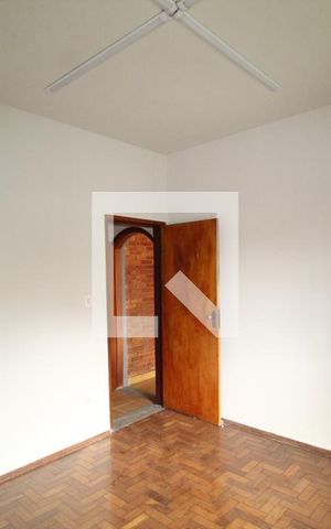 Casa para alugar com 320m², 6 quartos e 1 vagaQuarto 1
