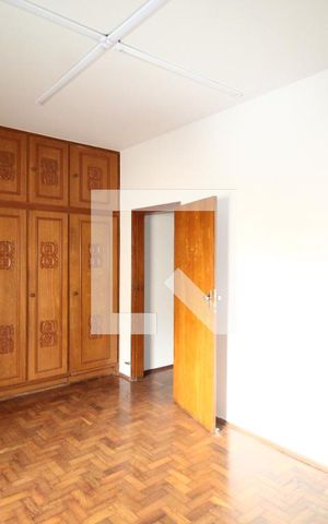 Casa para alugar com 320m², 6 quartos e 1 vagaQuarto 4