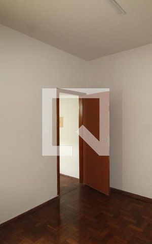 Casa para alugar com 320m², 6 quartos e 1 vagaQuarto 2